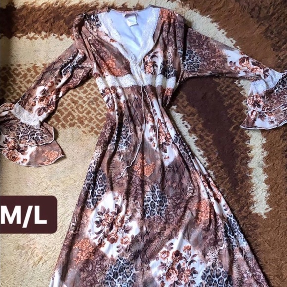 Wrapper Dresses & Skirts - Vintage boho gypsy dress